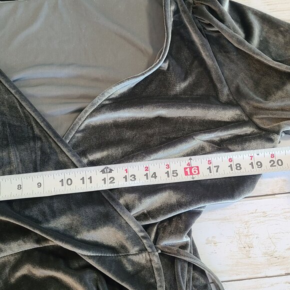 Baltic Born Esmerelda Velvet Wrap Maxi Dress Gray NEW Plus 1X Elegant Feminine - Picture 5 of 9